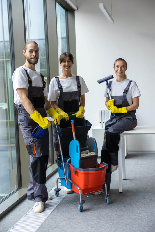 rs-dienstleistungsservice-bei-der-arbeit (1) (1)